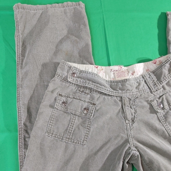 21 West Coast corduroy light summery - Picture 13 of 13